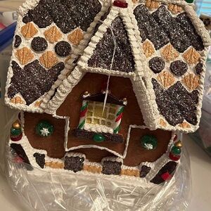 Sweet Bungalow Gingerbread House - Green